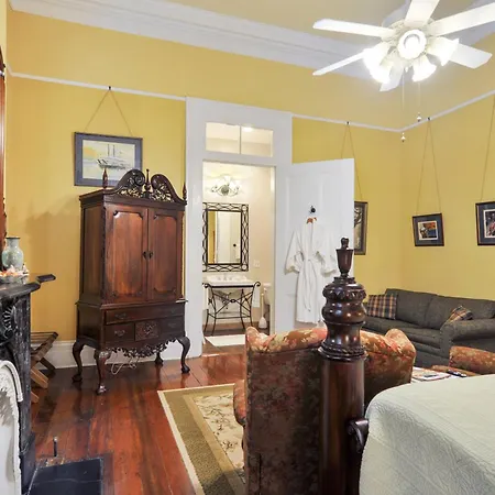 Ashton'S Bed And Breakfast-2